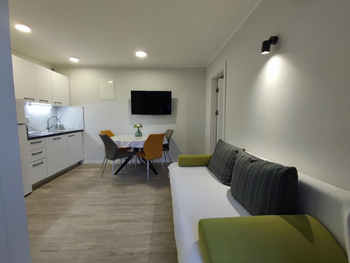 Apartments Ivancic Міміце Екстер'єр фото